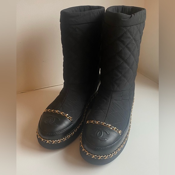 Authentic New CHANEL Logo Apres Ski Winter Boots - Size 36 - Picture 2 of 13